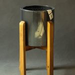 گلدان پلیمری 20*21 پایه‌دار